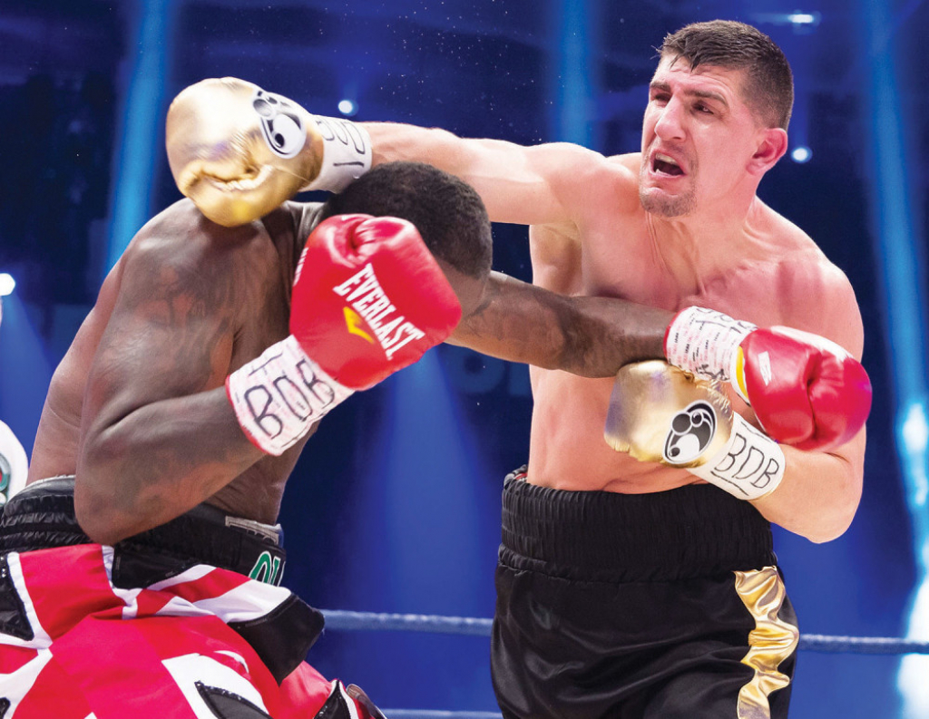 Čekić u rukama:  Muamer Hukić