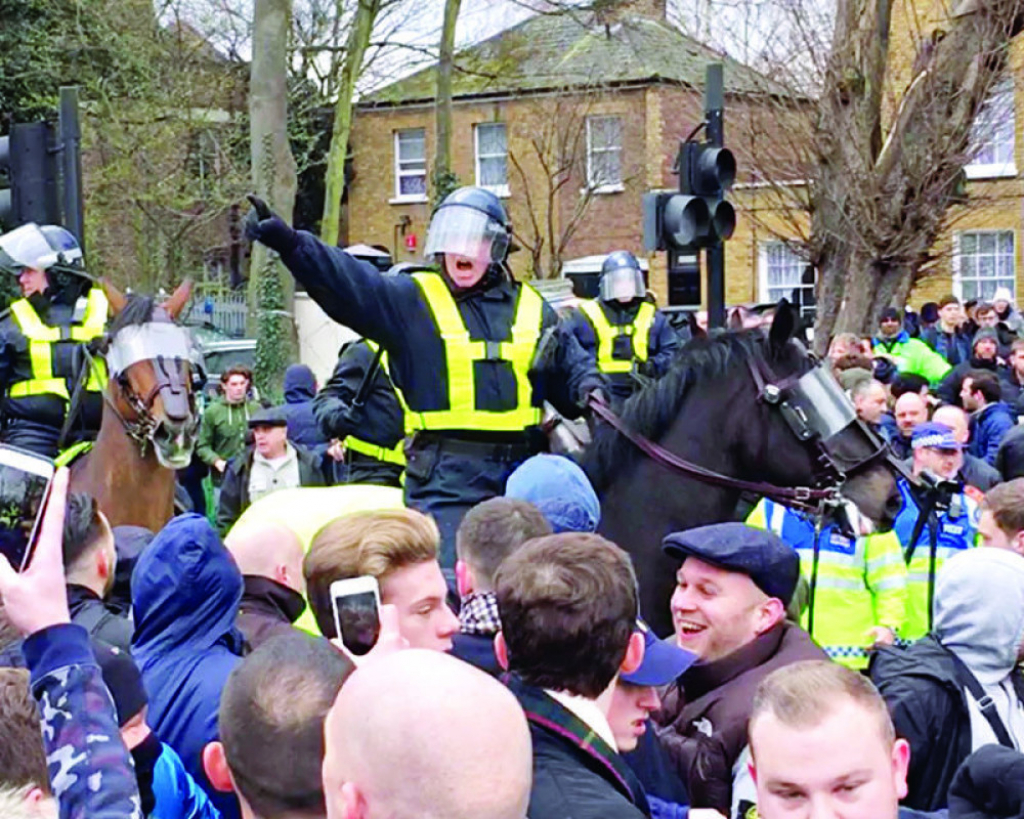 Policija London navijači