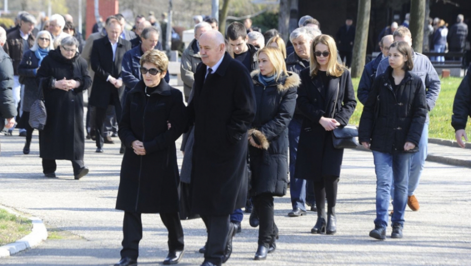 Porodica na sahrani Mile Đinđić