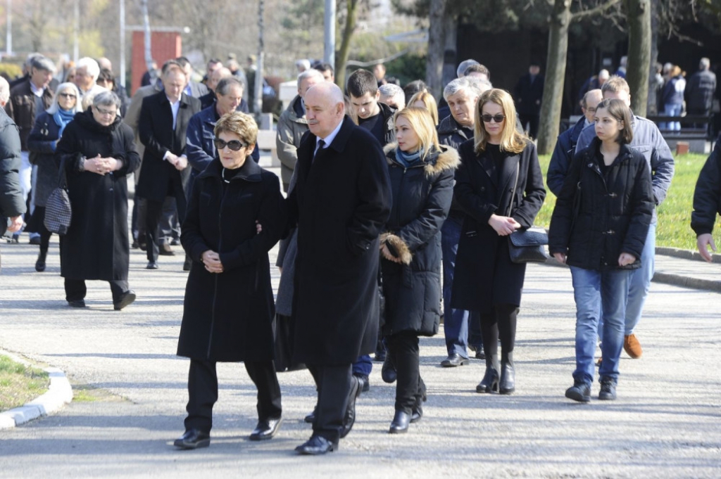 Porodica na sahrani Mile Đinđić