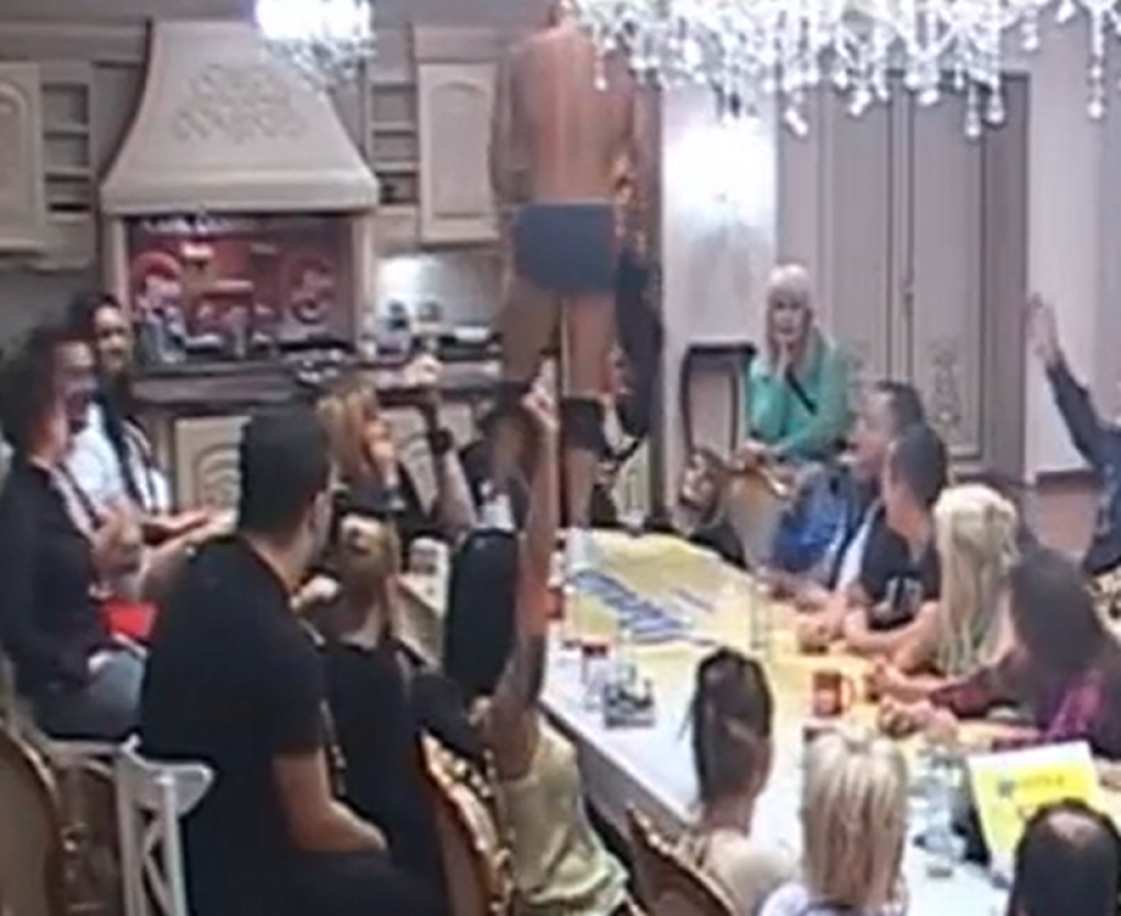 Dejan Nestorović se skinuo pred Brendonom