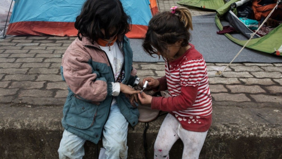 Deca izbeglice u Idomeniju