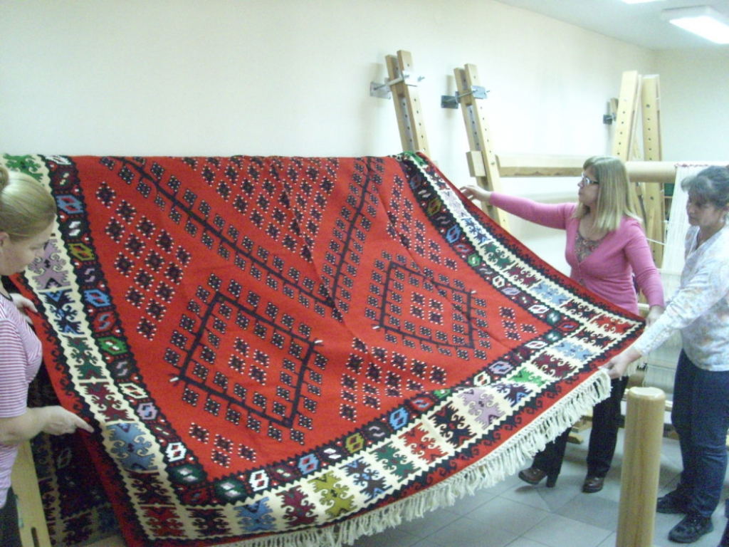 Ćilim izatkan u Pirotu