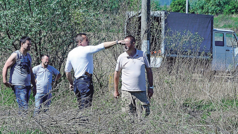 Policija  „češlja“ nasip
