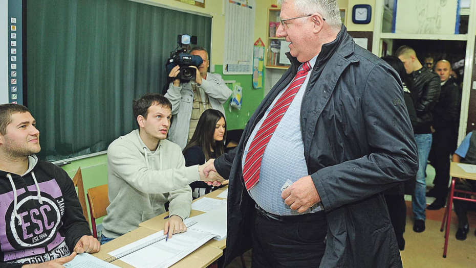 Ko će njega da  iznese iz Skupštine?