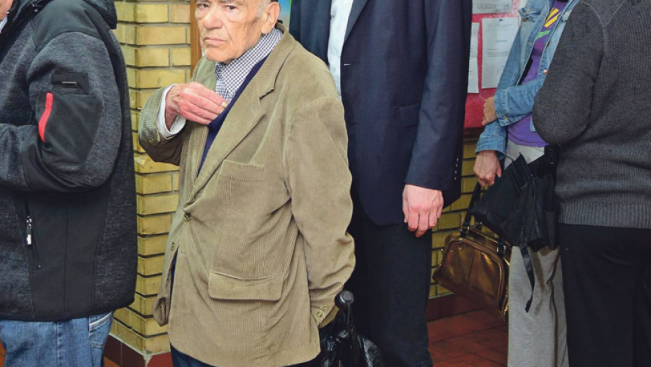 Pogled  odozgo  na birače