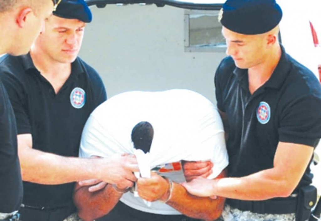 Crnogorska policija privodi Delibašića