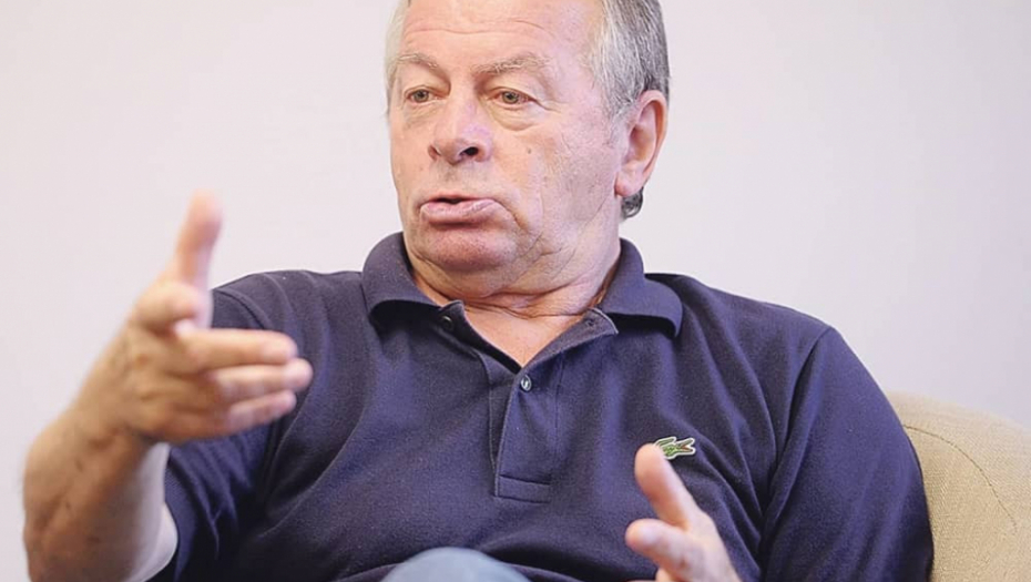 Stavite  prst na  čelo: Ilija  Petković