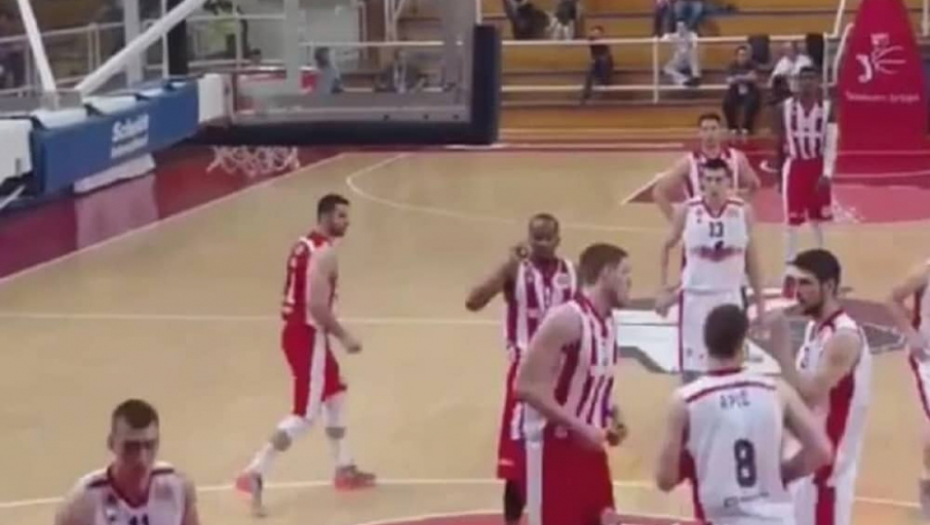 Urnebesan detalj sa slobodnog bacanja