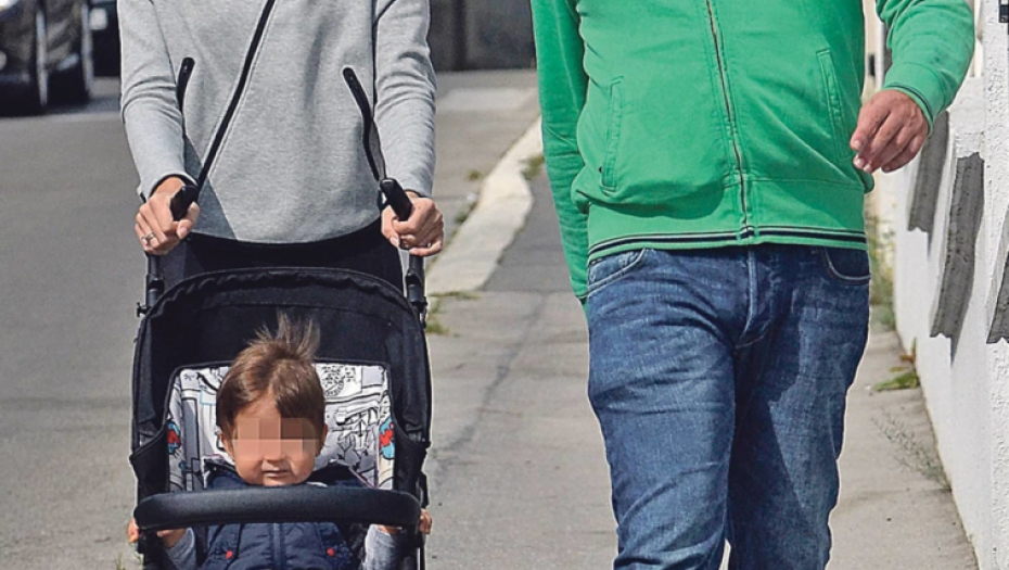 Voditelj priželjkuje dete