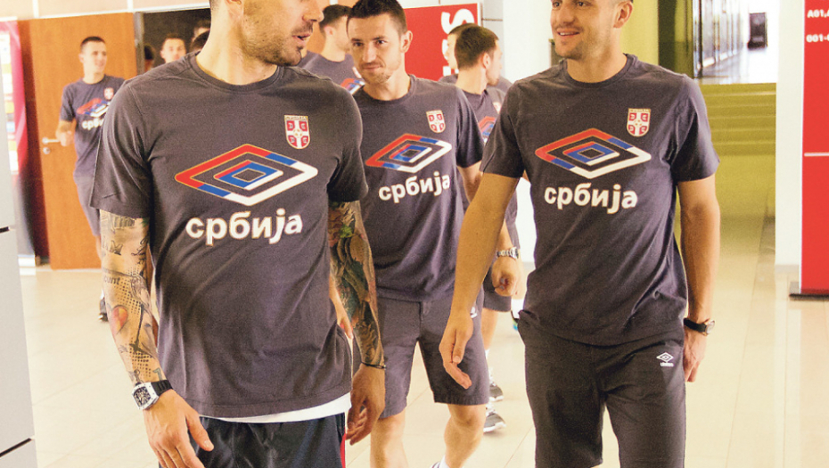 Profesionalizam,  pa ostalo: Kolarov  i Tadić