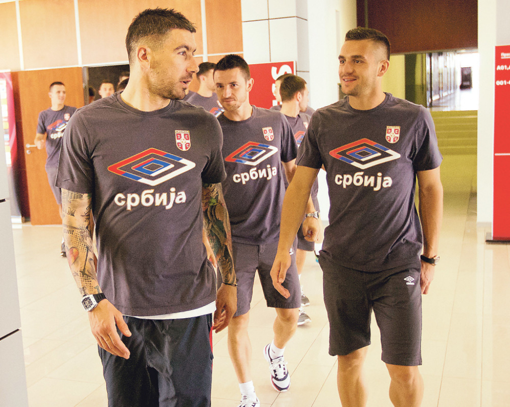 Profesionalizam,  pa ostalo: Kolarov  i Tadić