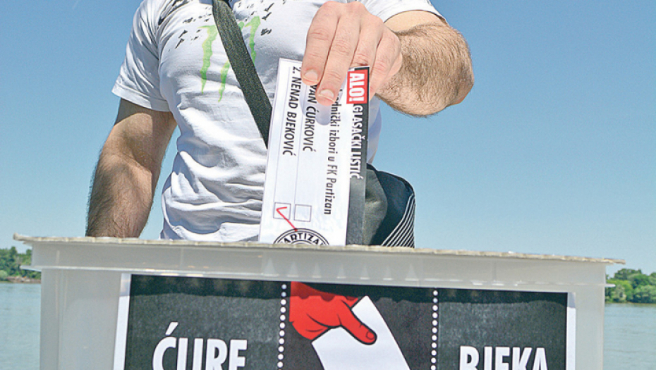 I Nemanja Popović (25) daje glas Bjekoviću 