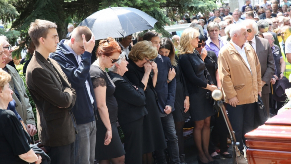 Bata Živojinović, sahrana