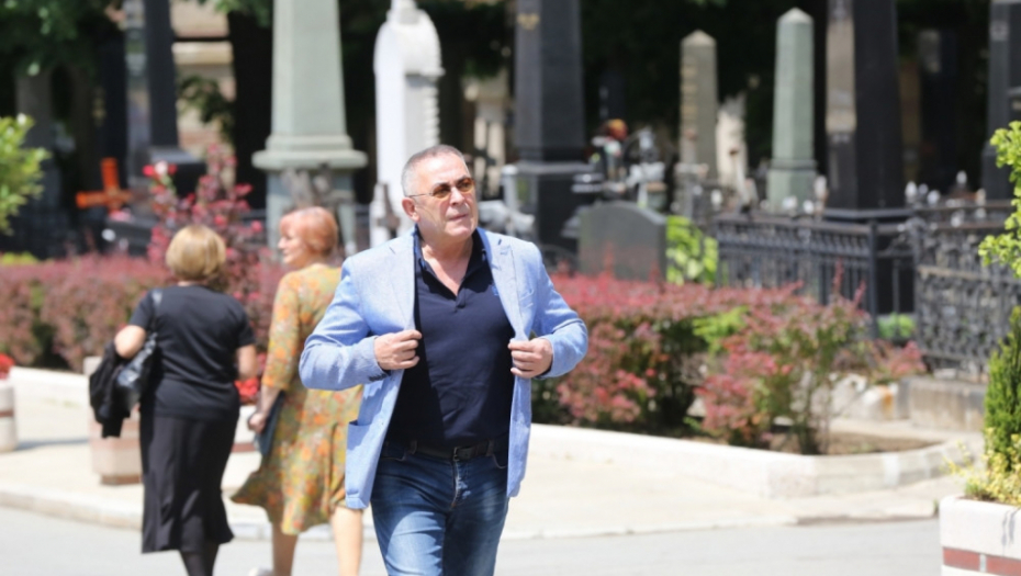 Bata Živojinović, sahrana