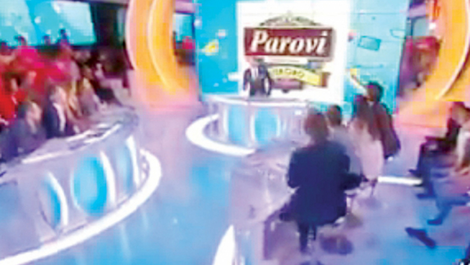 „Parovi“