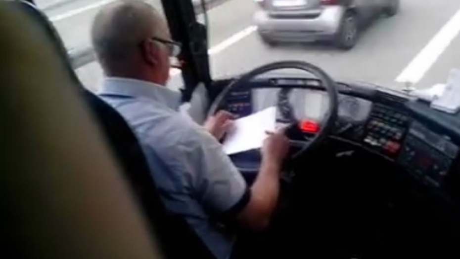 Vozač autobusa