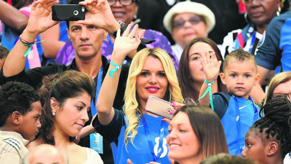 ženska tribina navijačice euro 2016