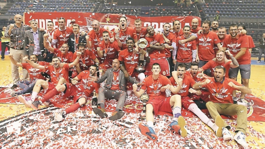 Košarkaši Zvezde slave titulu