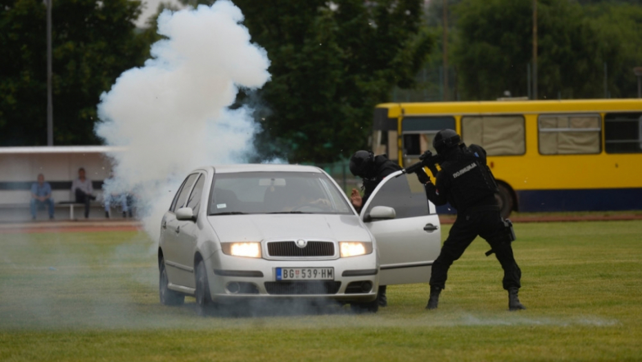 Vežba policije u Makišu