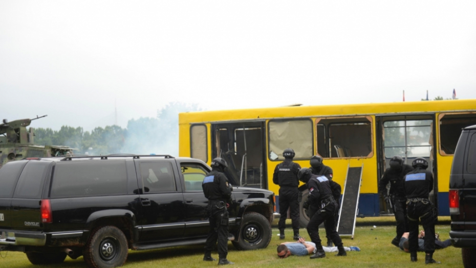 Vežba policije u Makišu
