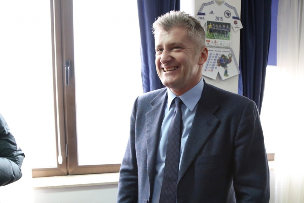 Davor &Scaron;uker