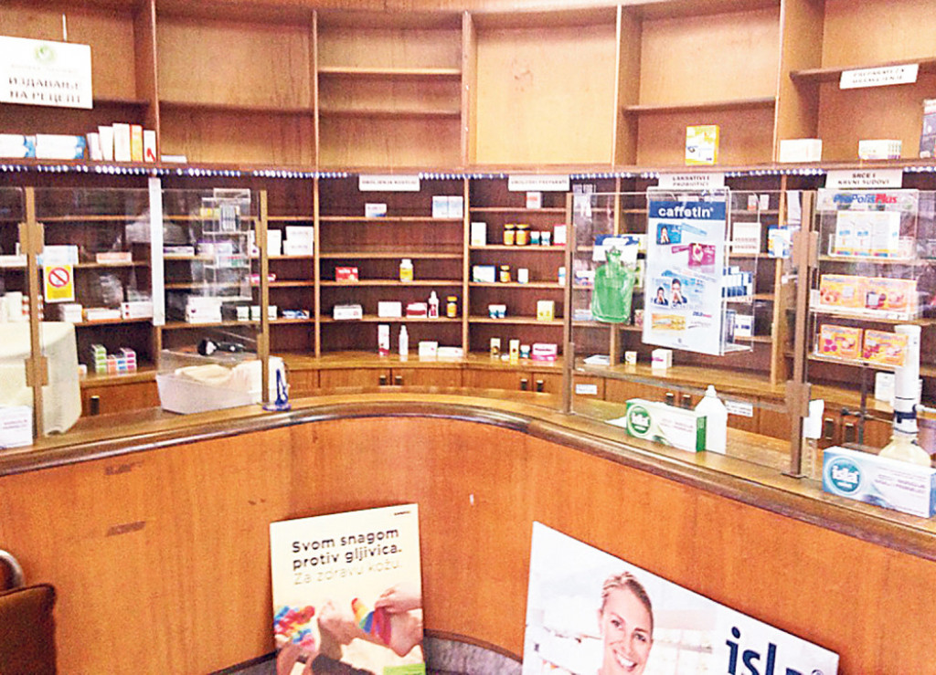 Prazni rafovi u apotekama