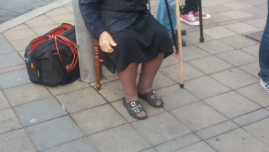 Baka iz Mirijeva čeka kod Vučića