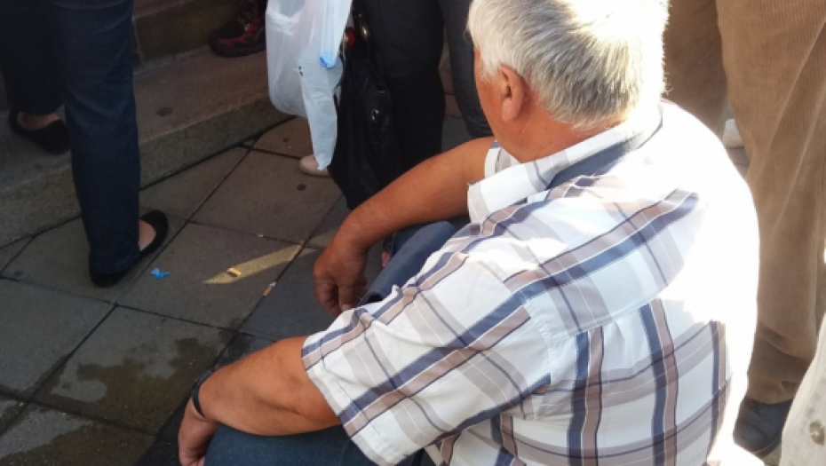 Građani čekaju prijem kod Vučića