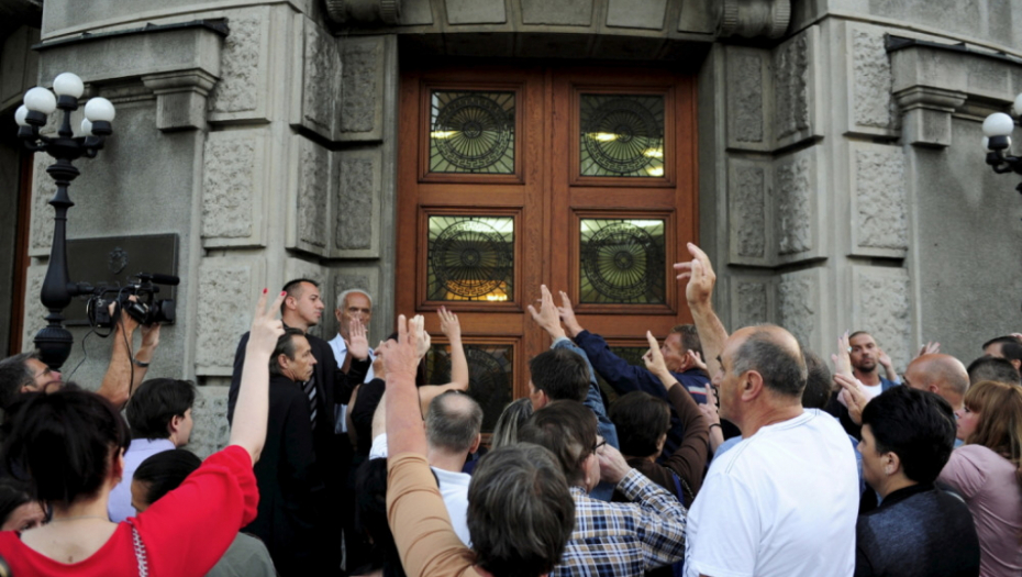 Građani čekaju prijem kod Vučića