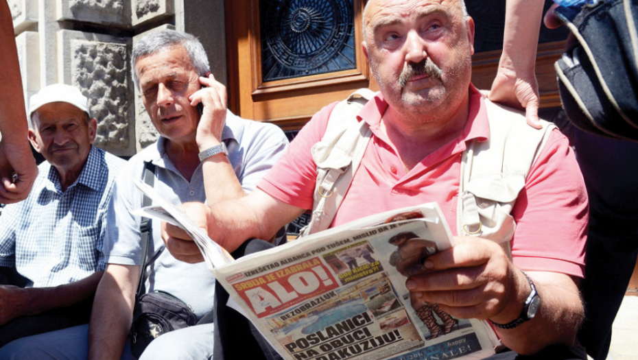 Građani čekali red uz Alo! novine
