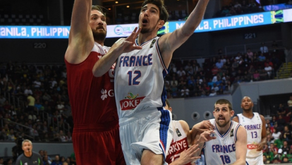 A sad na Kanađane: Nando De Kolo