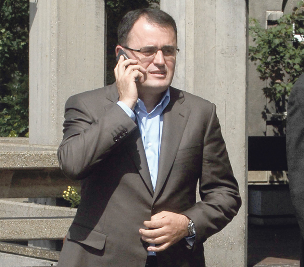 Alo, Ivice, kofer je dobro obezbeđen: Zagrađanin