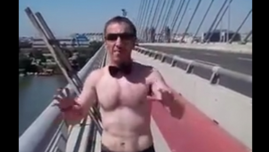 Skočio sa mosta na Adi sa mašnom