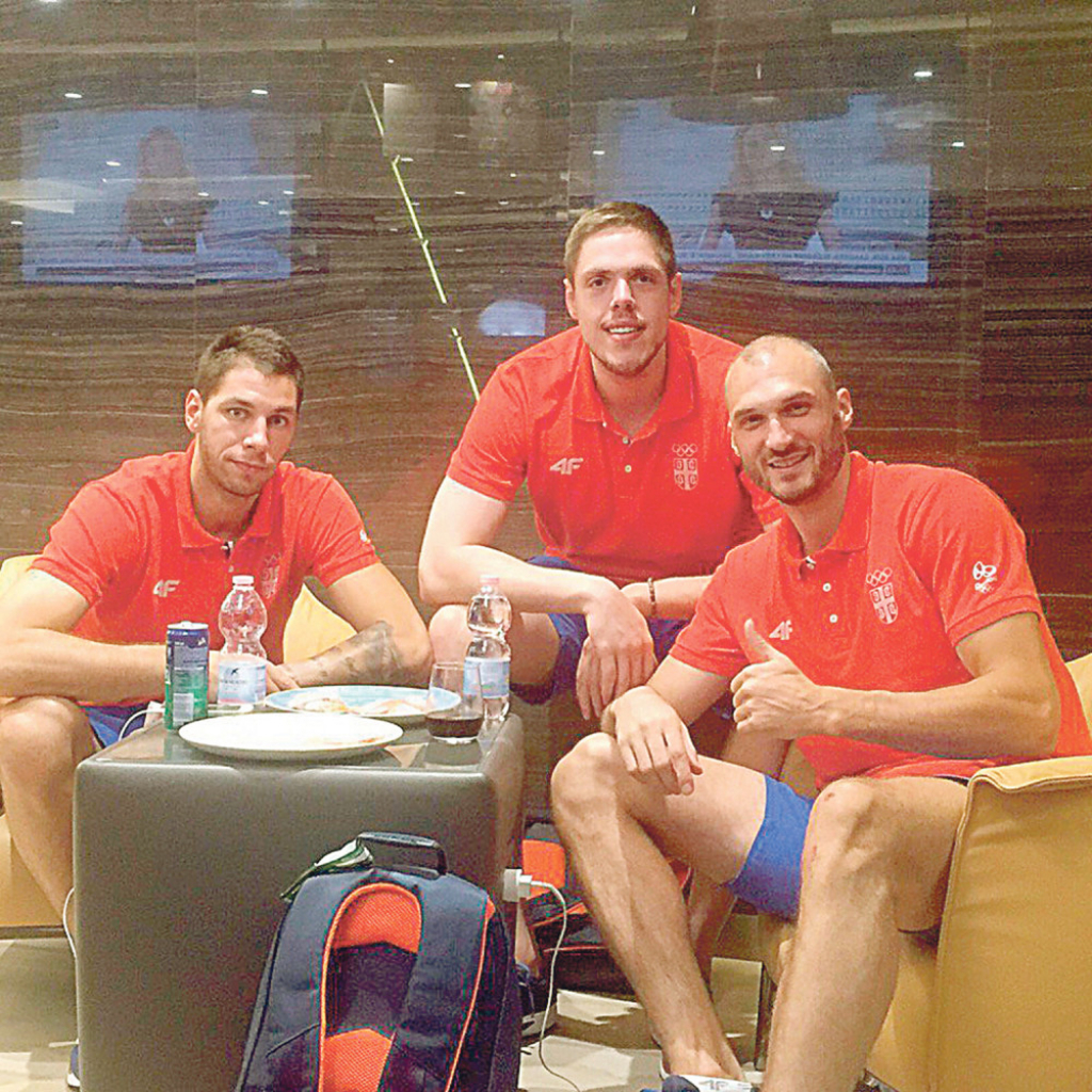 Ručak na aerodromu:  Jović, Štimac i Simonović