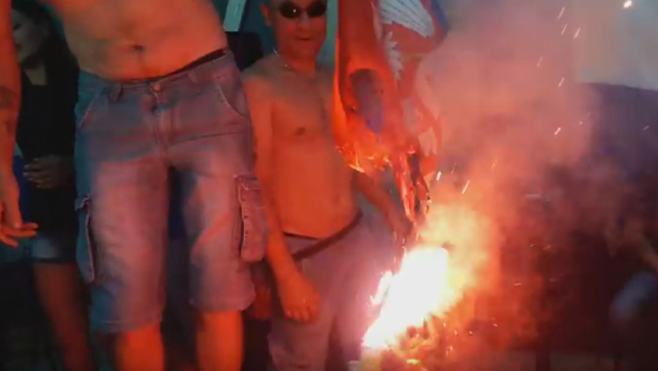 Ustaše palile srpsku zastavu