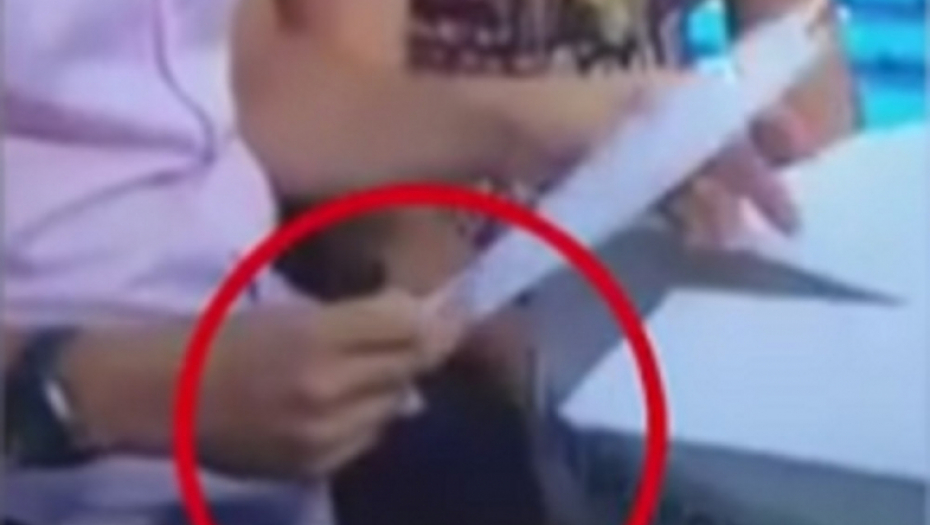 Šta to radiš, Rebeka?!