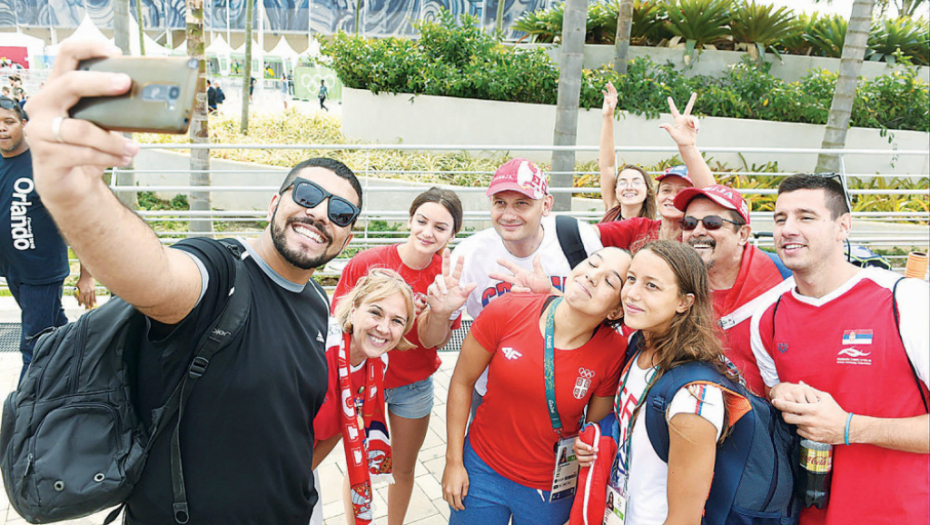 „Alo!“ ih je ujedinio:  Zajednički selfi 