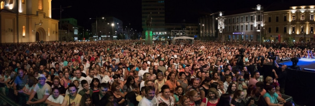 Crvena jabuka, Zrenjanin