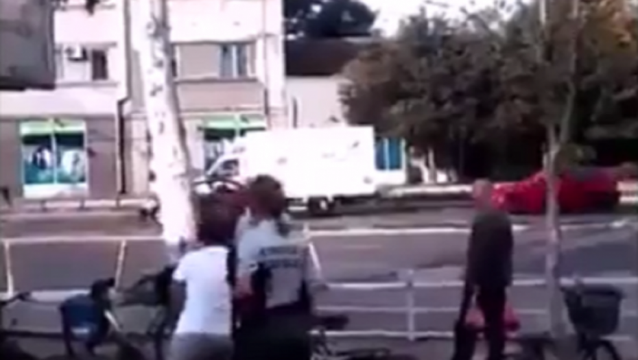 Svađa Novosađanke i komunalaca