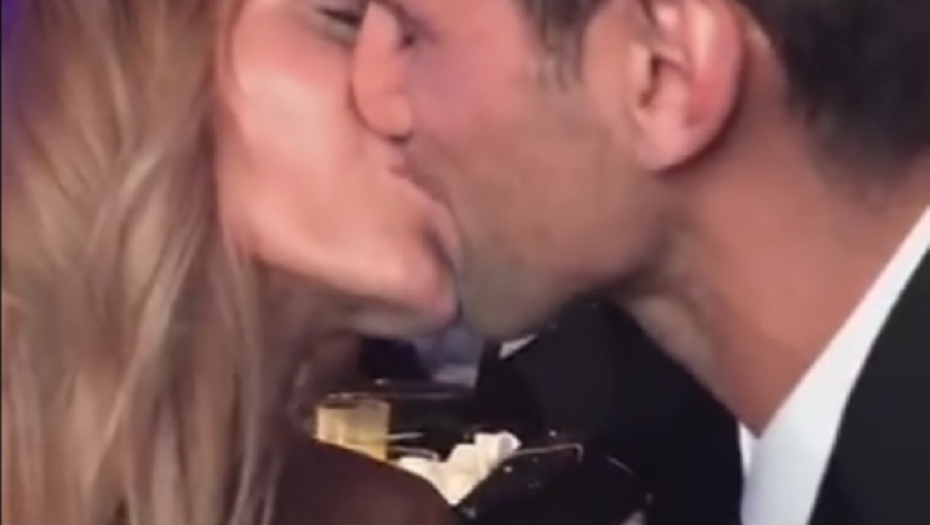 Jelena i Novak Đoković, poljubac