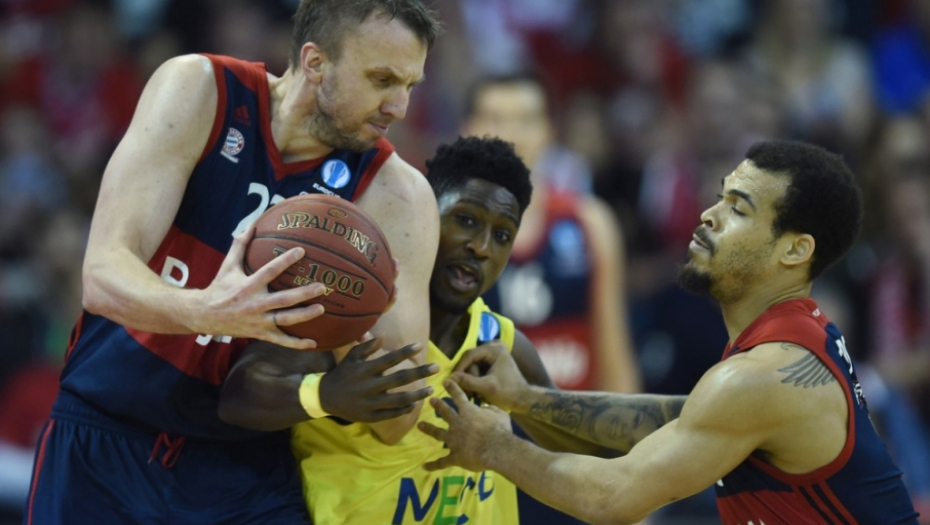 Duško Savanović u dresu Bajerna