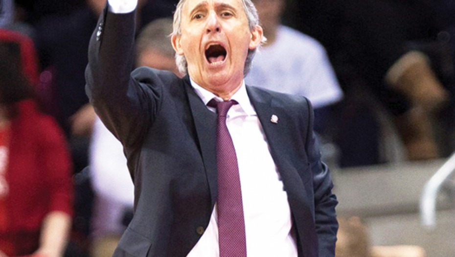 Cenjen i  poštovan:  Svetislav  Pešić