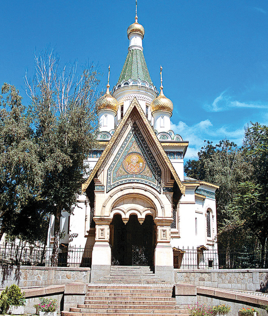 Ruska crkva niče na brdu kraj Banstola