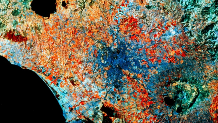 Vulkan Albano kraj Rima (u desnom donjem uglu)