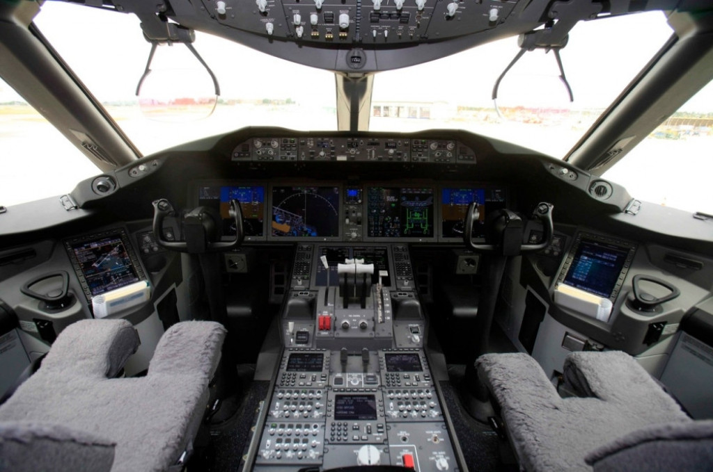 Pilotska kabina, avioni pilot
