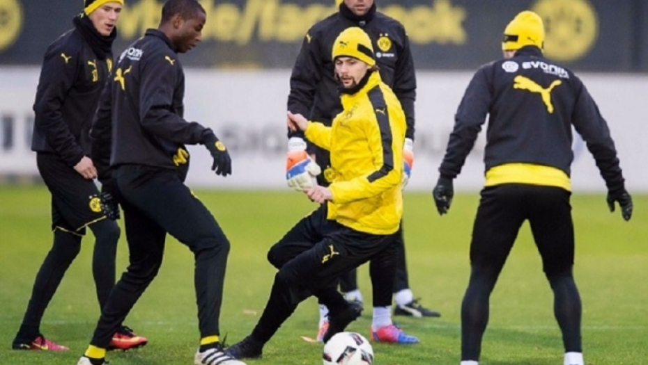 Uspešan oporavak... Subotić na treningu