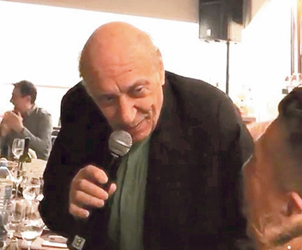 Tozovac se latio  mikrofona