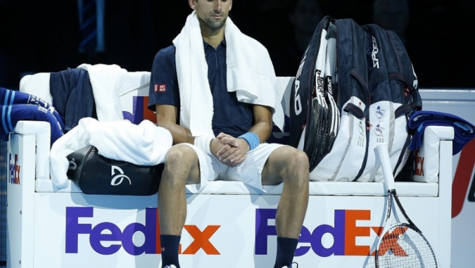 Novak pokušavao da se koncentriše između gemova