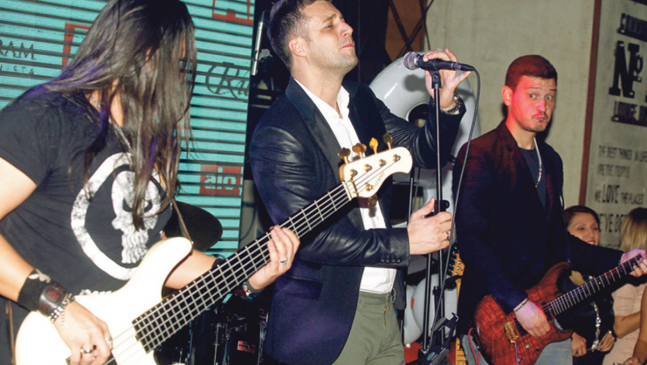 „Leksington bend“  otpevao nekoliko pesama